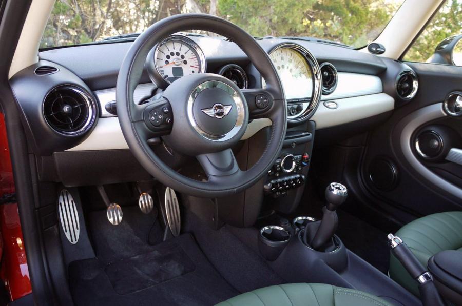  Mini Cooper S 2011 года  (фото 21 из 71)